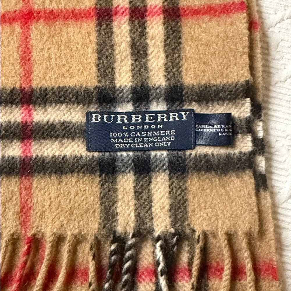Burberry Cashmere Scarf. Vintage NovaCheck Unisex. Tassel. Classic Vintage.